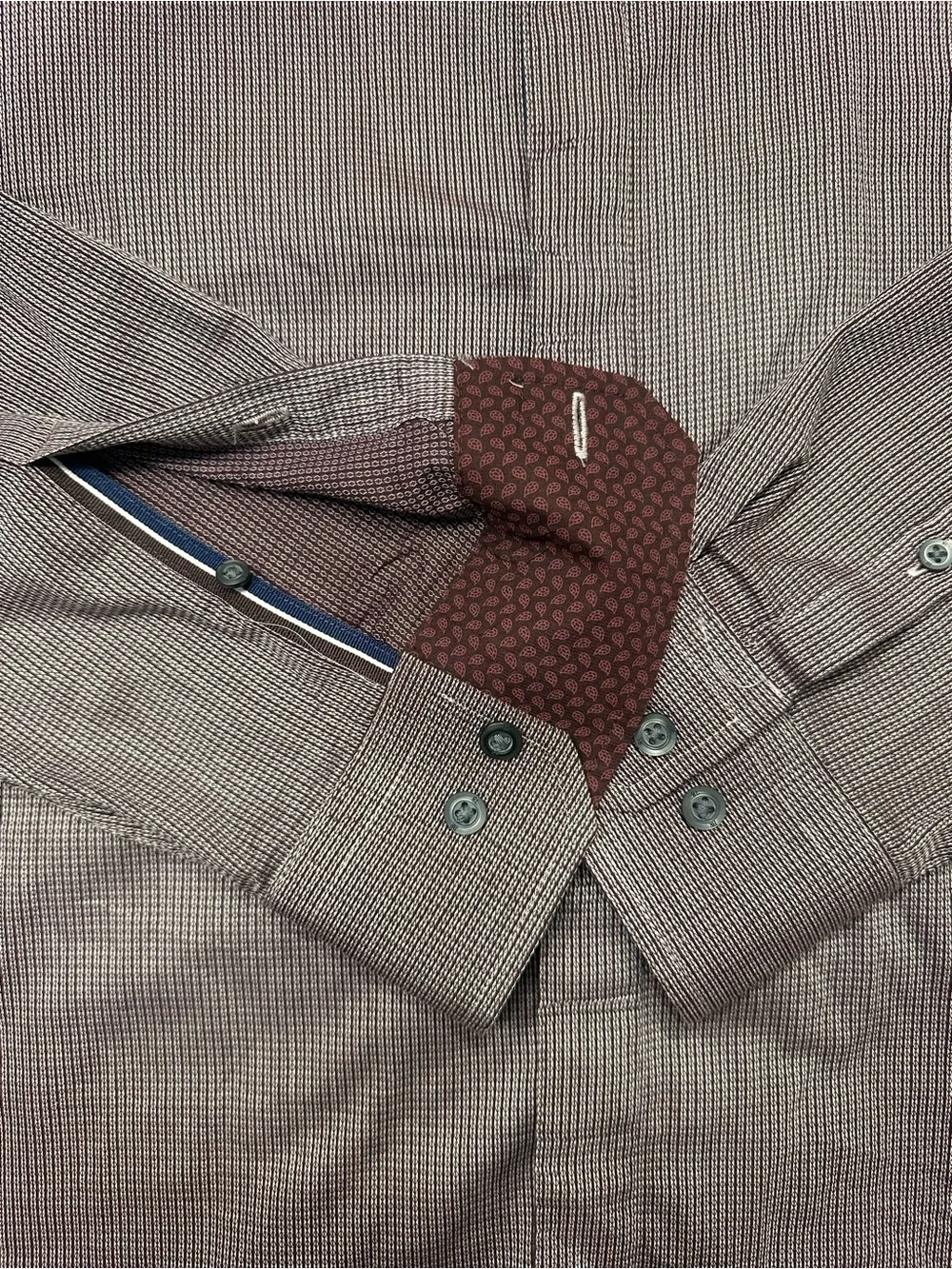 Banana Republic Men's Long-Sleeve Button-Up Shirt - Burgundy Stripe